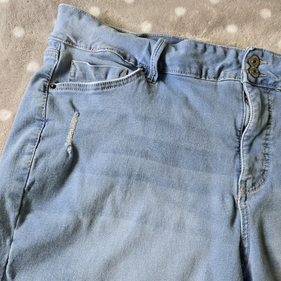 Royalty For Me Plus Size Blue Jean Shorts Cuffed Hem - Size 20 - Picture 2 of 10